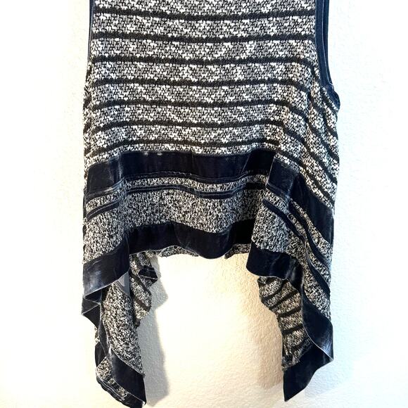 Anis.A Women's Gray Black Stretch Open Front Wrap Vest Sweaters Size Large - Picture 7 of 10